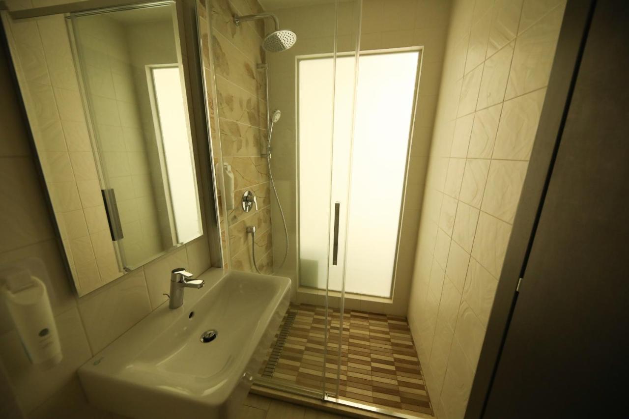 Hotel Delfin Mamaia Bagian luar foto