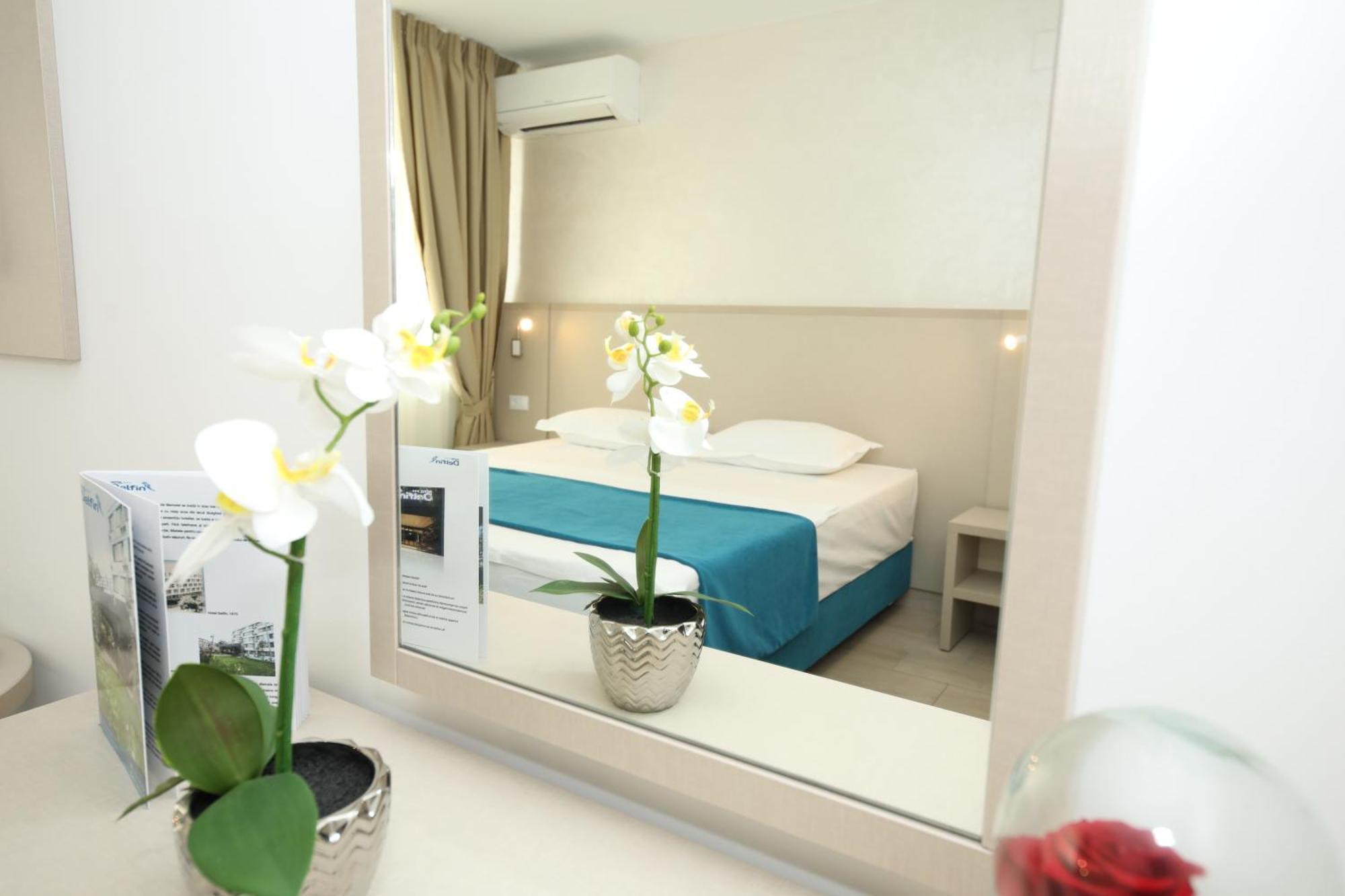 Hotel Delfin Mamaia Bagian luar foto