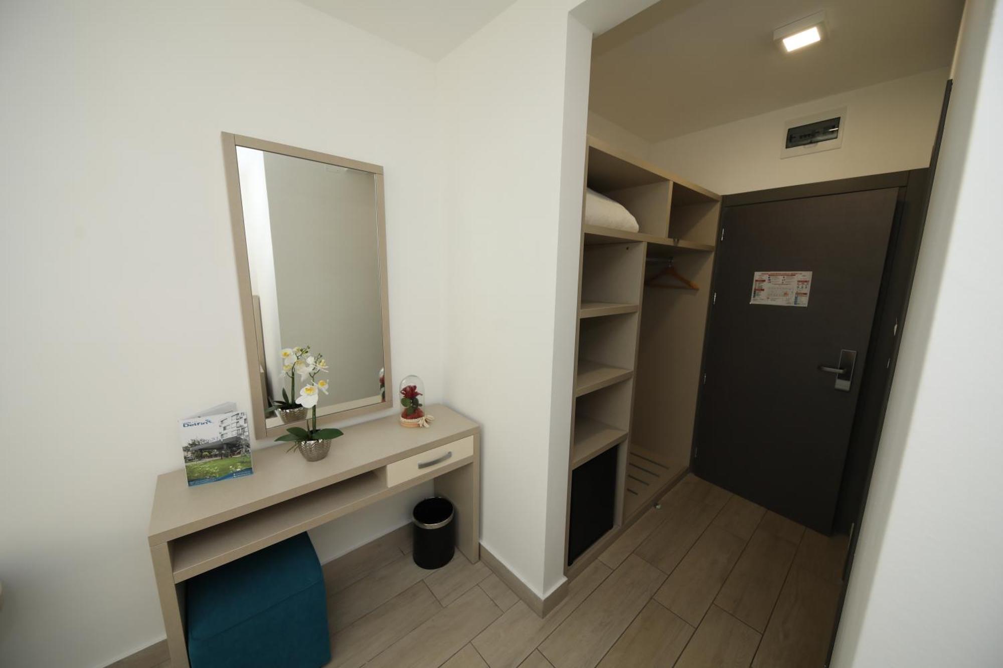 Hotel Delfin Mamaia Bagian luar foto