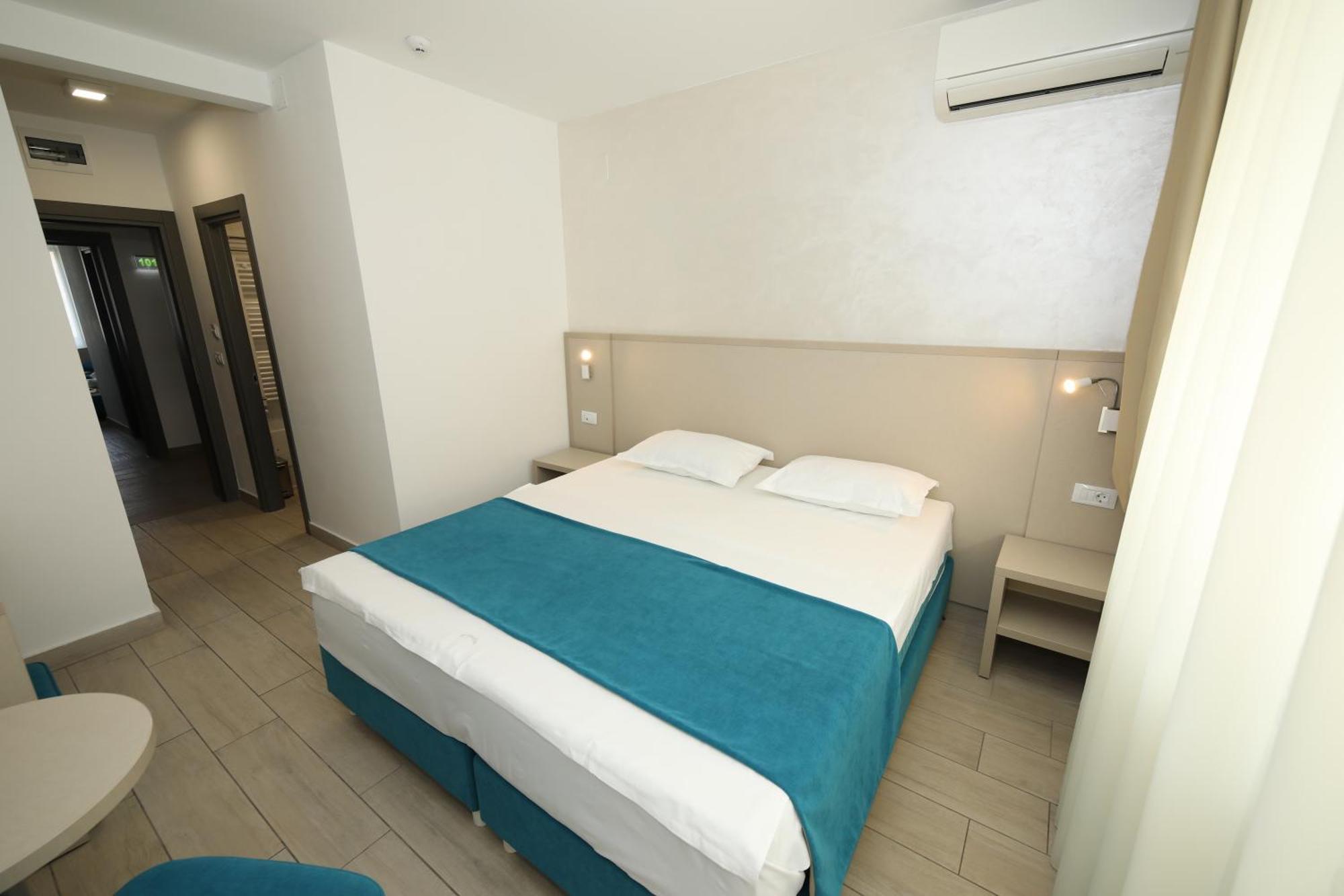 Hotel Delfin Mamaia Bagian luar foto